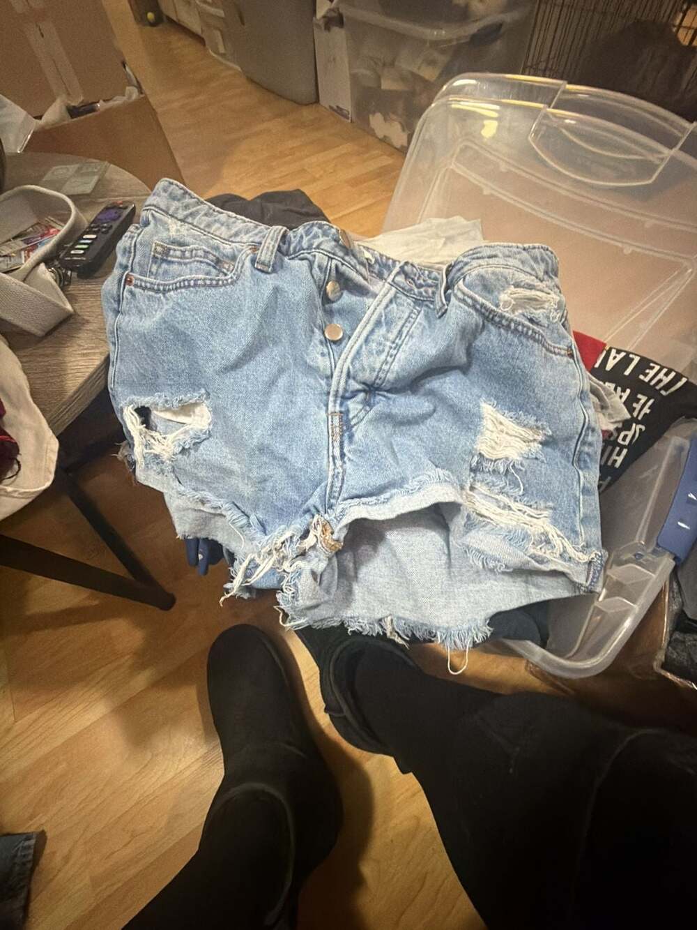 H&M Distressed Denim Shorts Size 8 Light Wash Button Fly Cut Off
